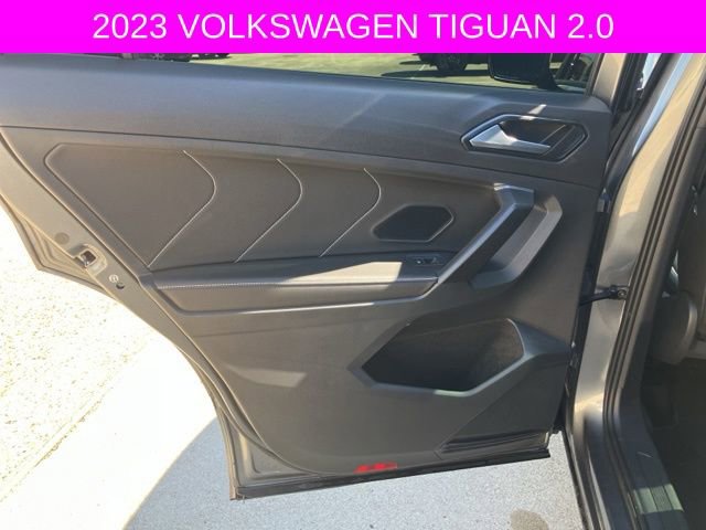Used 2023 Volkswagen Tiguan SE R-Line image 15