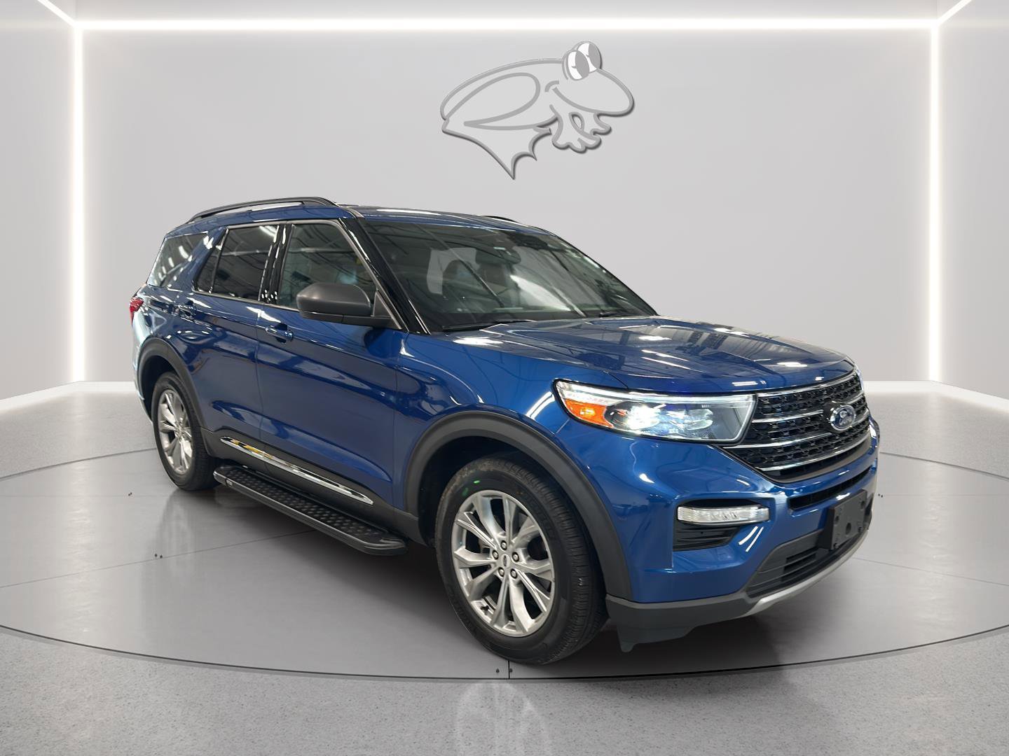 Used 2020 Ford Explorer XLT w/ Equipment Group 202A image 8