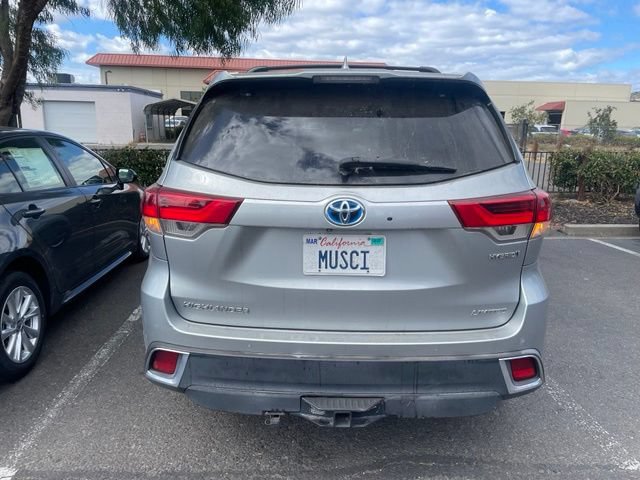 Used 2018 Toyota Highlander Limited Platinum AWD/4WD image 2