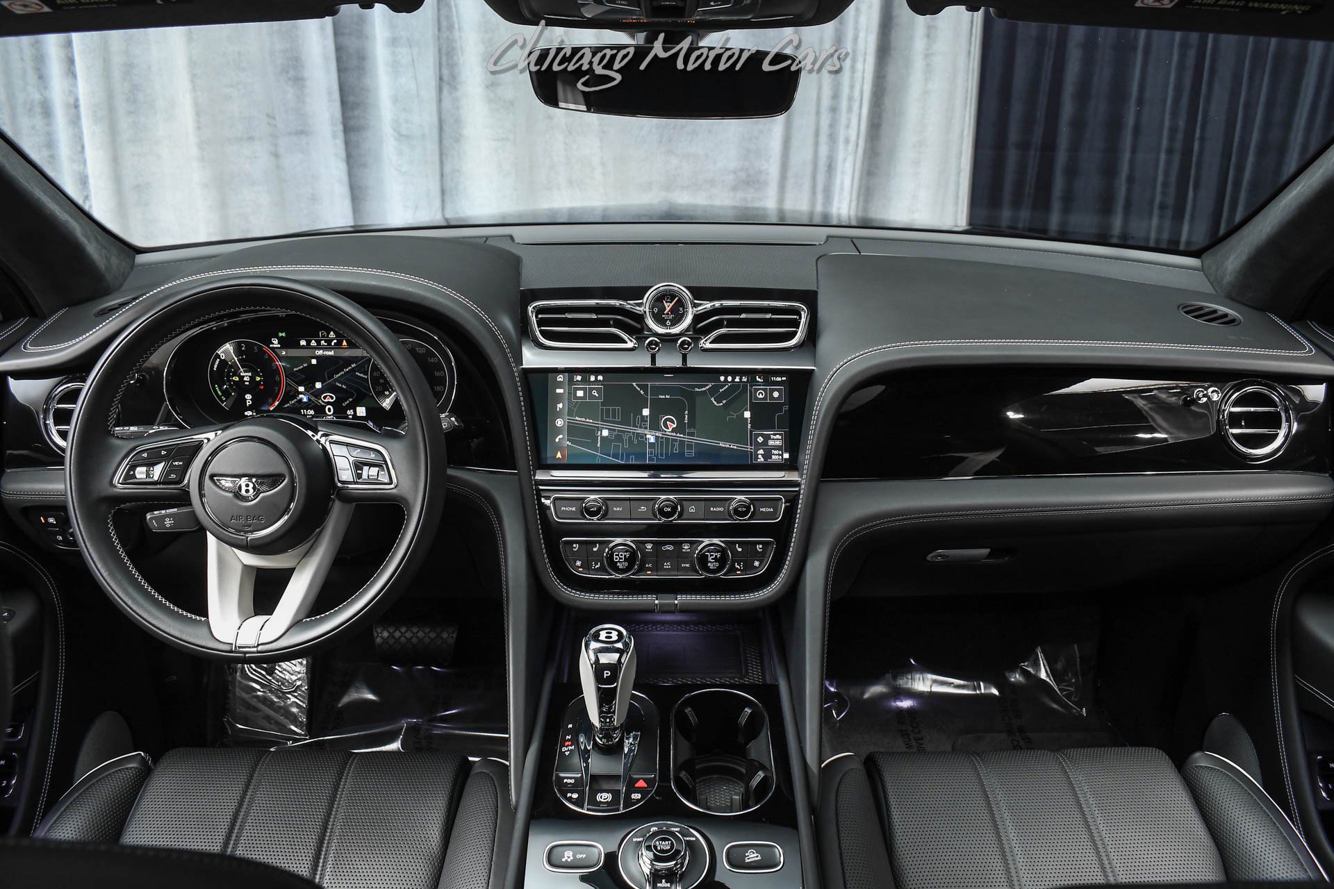 Used 2023 Bentley Bentayga Plug-In Hybrid image 24