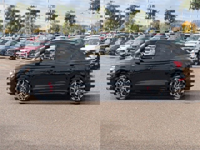 Used 2024 Audi Q5 e Premium Plus image 3