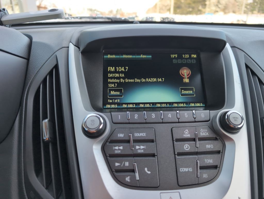 Used 2017 Chevrolet Equinox LT w/ Convenience Package image 16