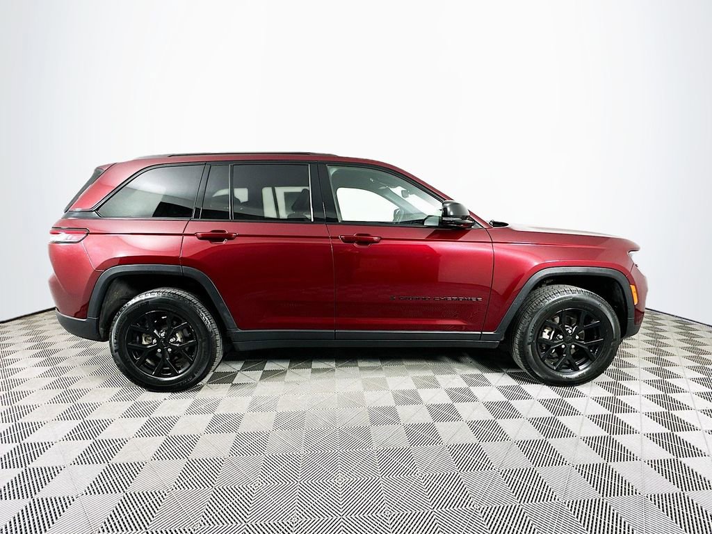 Certified 2024 Jeep Grand Cherokee Altitude image 14