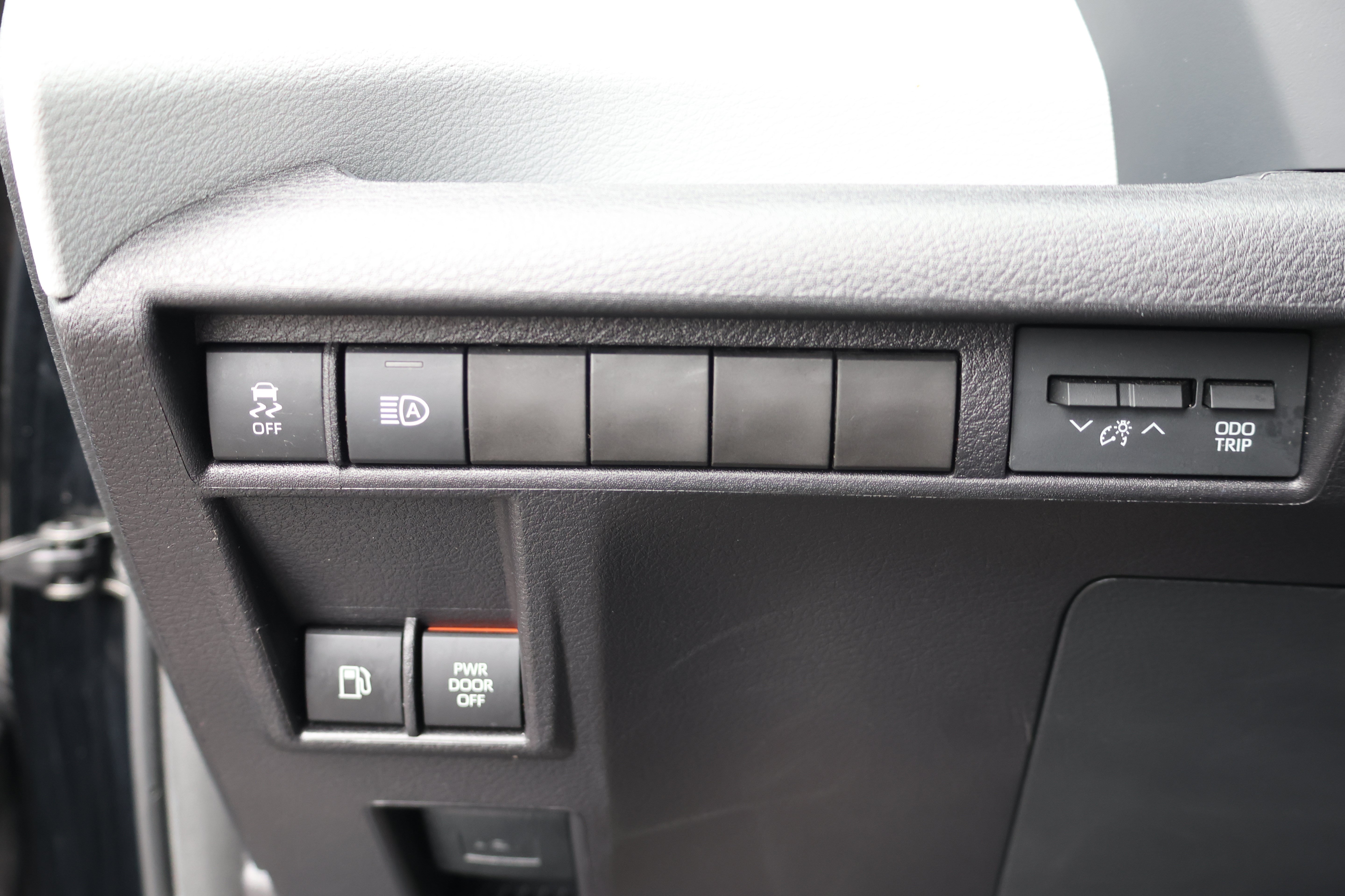Certified 2025 Toyota Sienna XLE FWD image 34