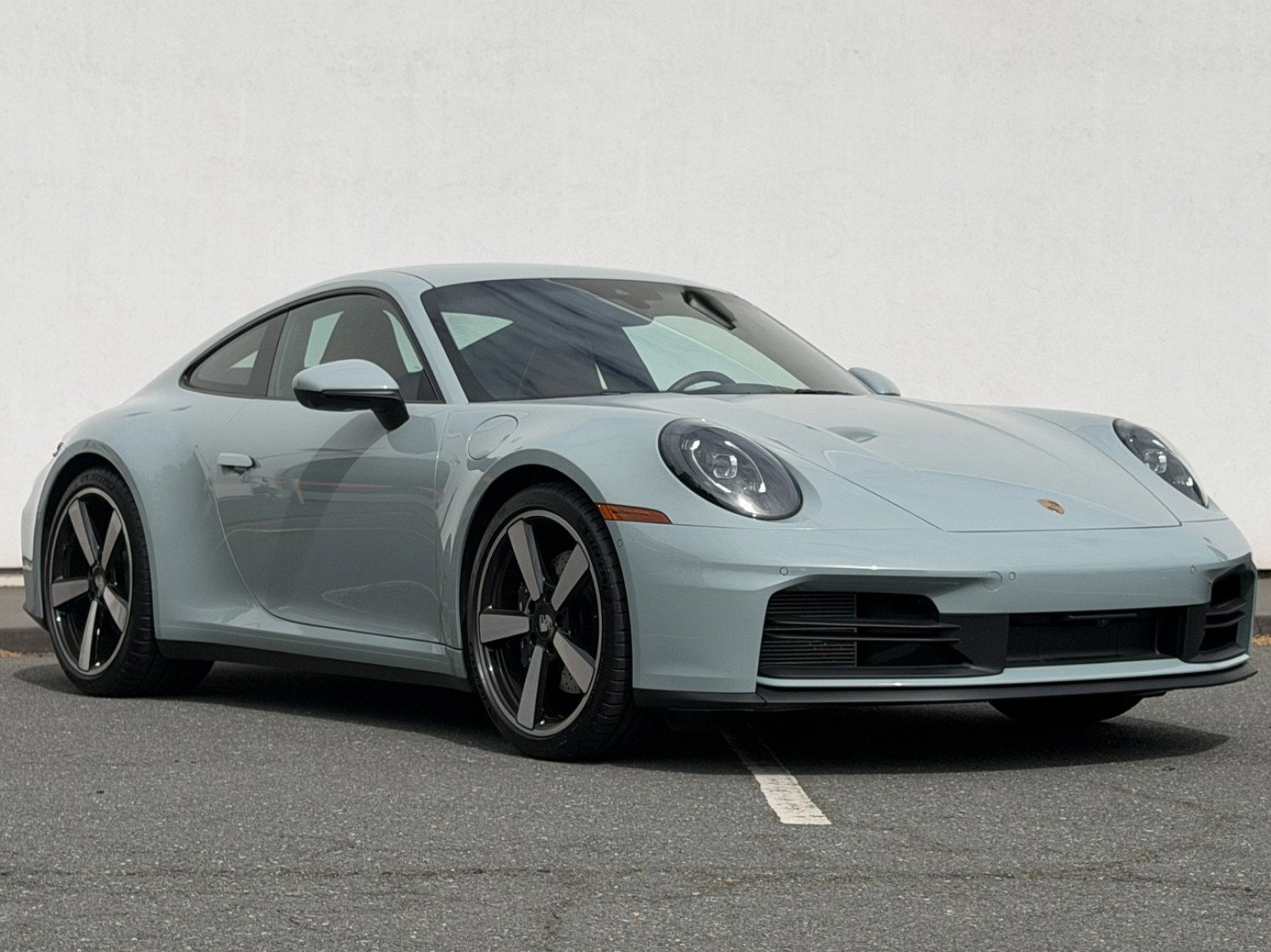 Used 2025 Porsche 911 Carrera RWD image 29