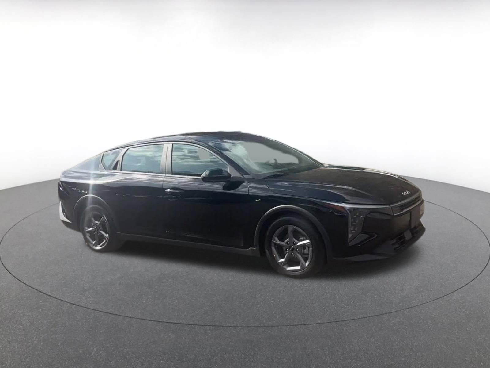 Used 2025 Kia K4 LXS image 16