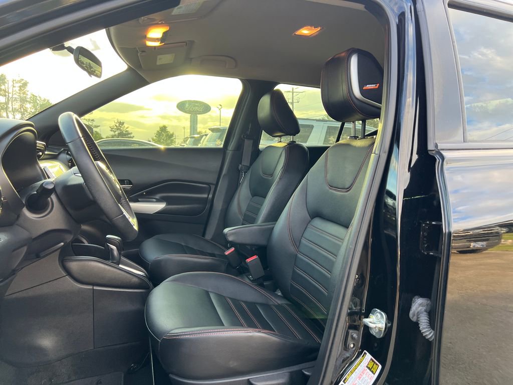 Used 2019 Nissan Kicks SR w/ SR Premium Package FWD image 10