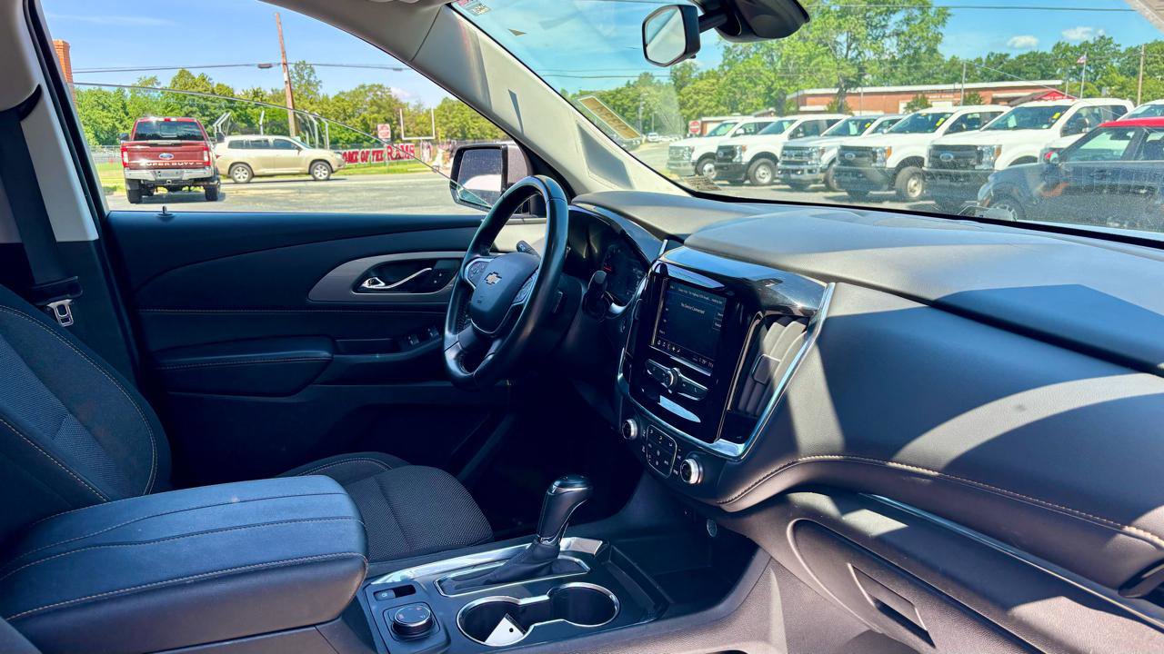 Used 2020 Chevrolet Traverse LT w/ LPO, Cargo Package AWD/4WD image 11