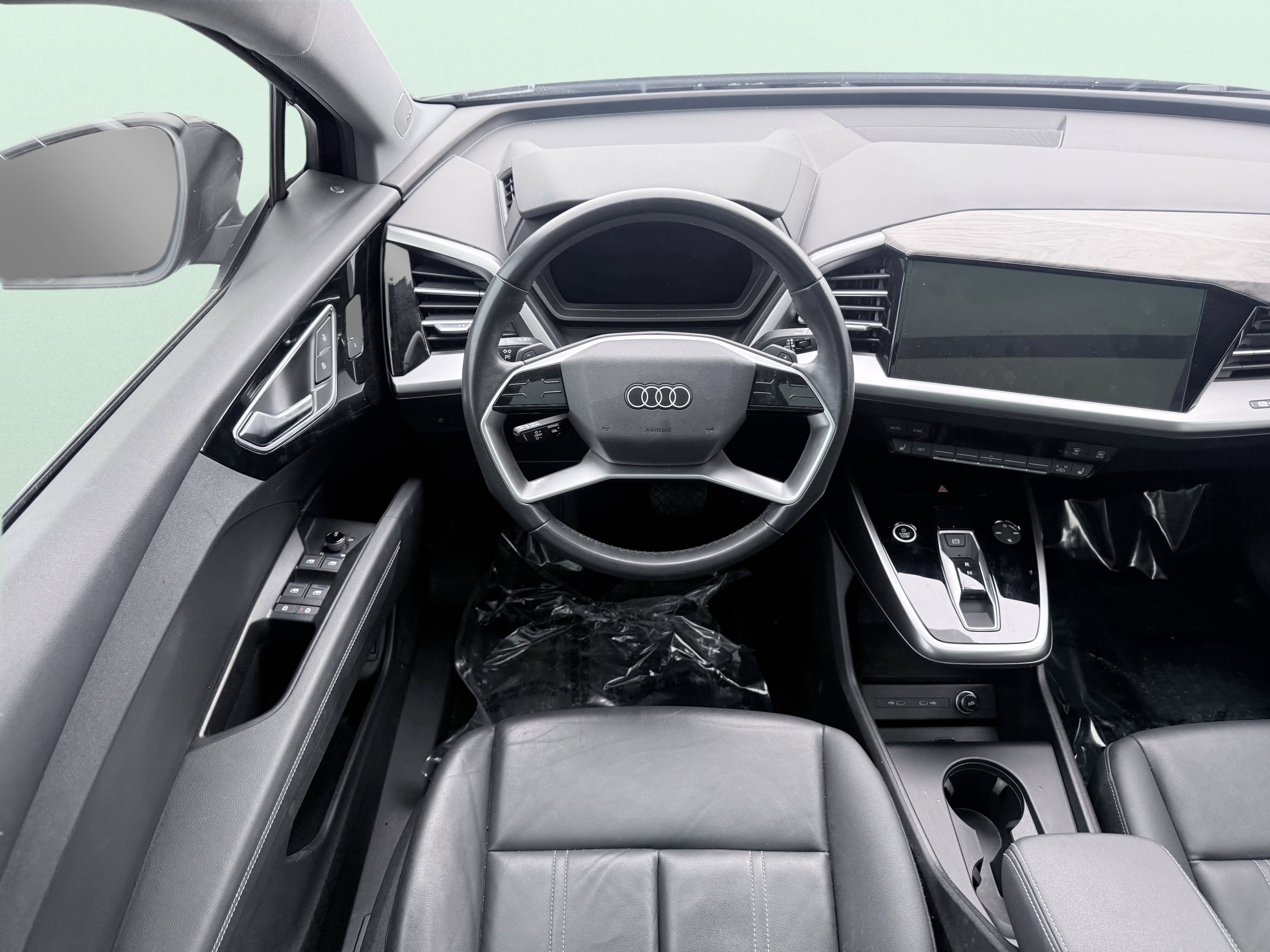 Used 2023 Audi Q4 e-tron Premium Plus w/ Premium Plus image 17