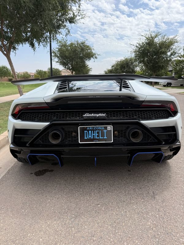 Used 2021 Lamborghini Huracan EVO RWD image 6