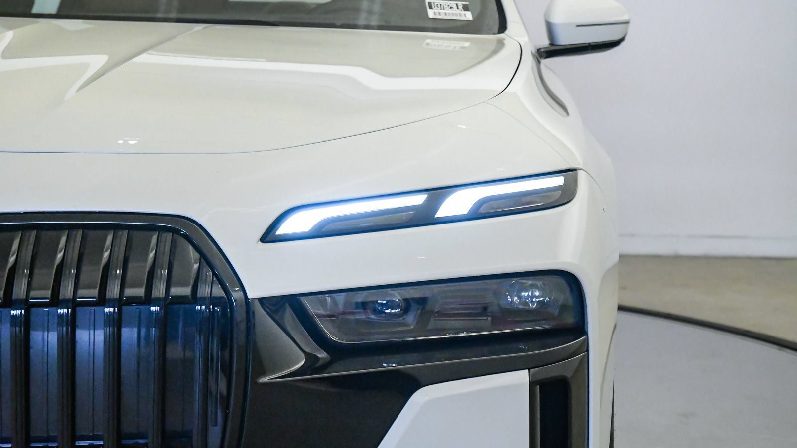 Certified 2023 BMW 740i w/ Parking Assistance Package RWD image 9
