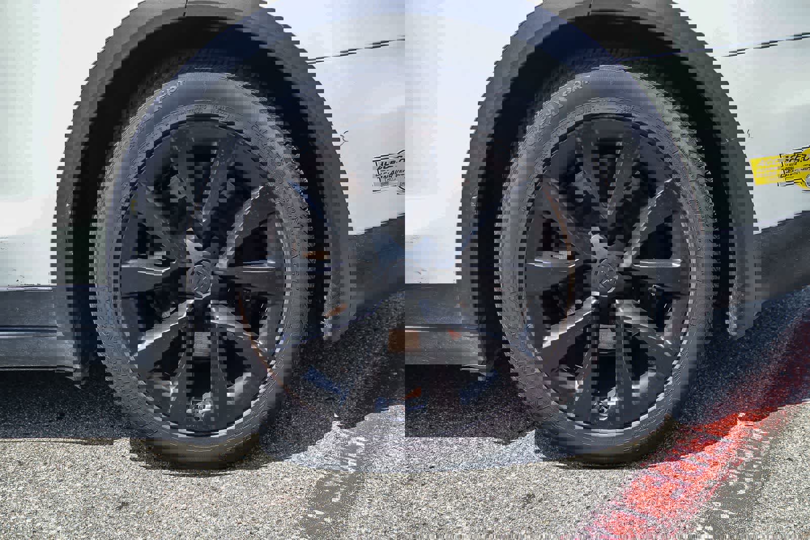 Used 2022 Tesla Model X Plaid image 8