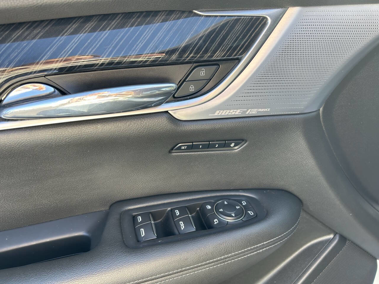 Used 2022 Cadillac XT6 Premium Luxury w/ Technology Package image 12