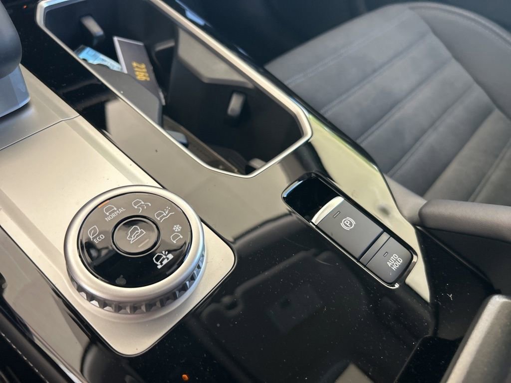 New 2025 Mitsubishi Outlander Trail Edition image 9