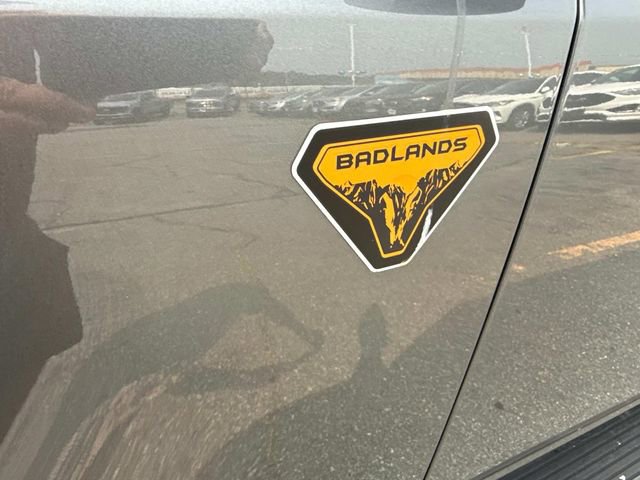 Used 2022 Ford Bronco Badlands image 11