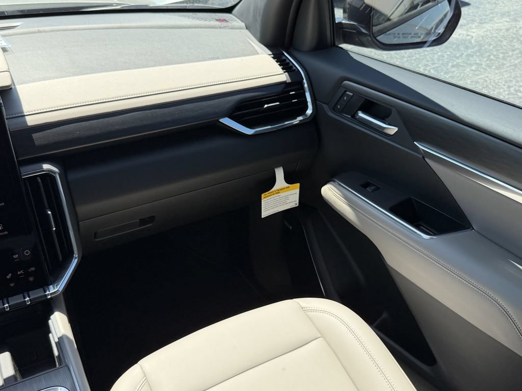 New 2026 GMC Acadia Elevation w/ Super Cruise Package FWD image 15