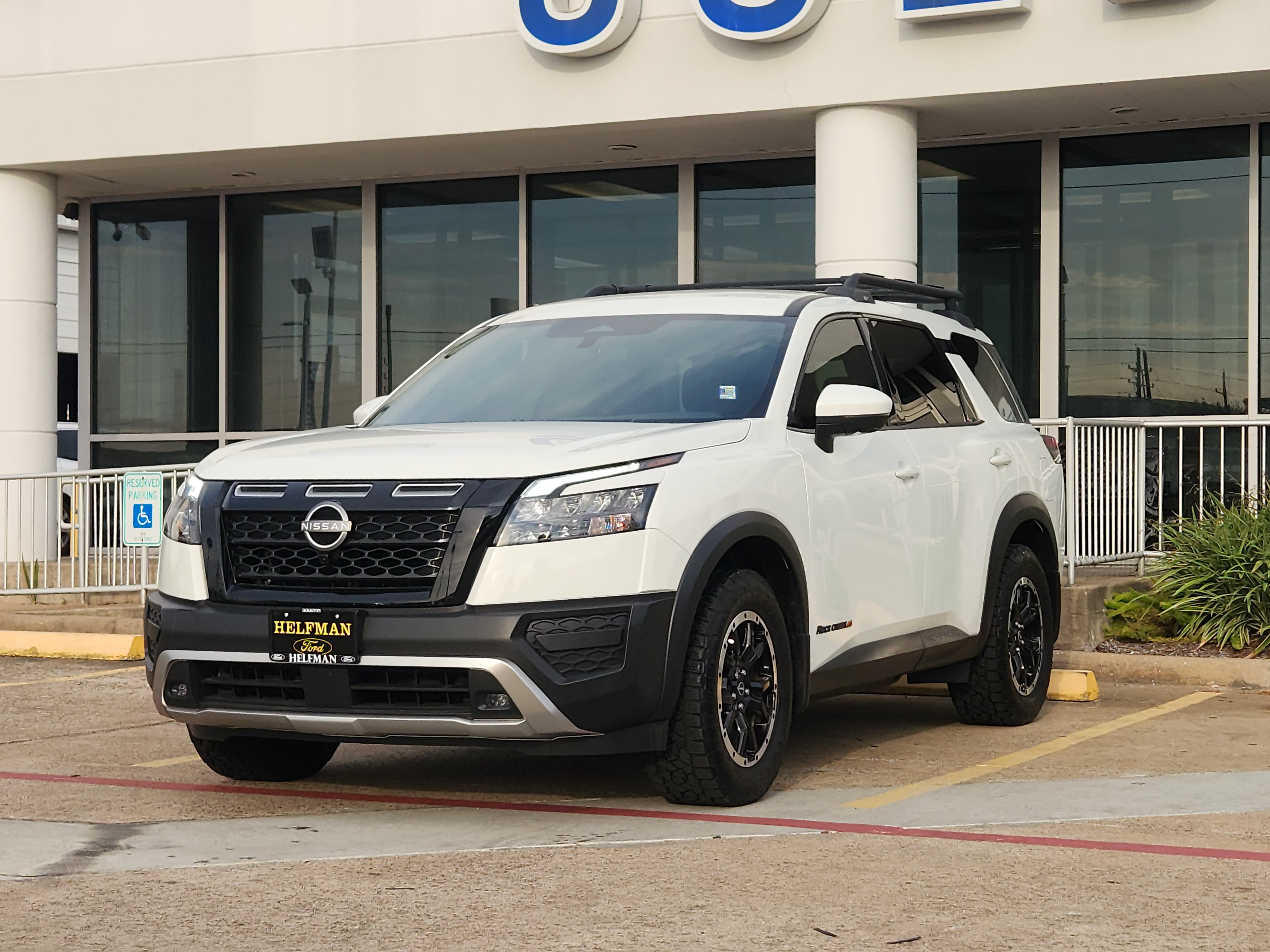 Used 2025 Nissan Pathfinder Rock Creek AWD/4WD image 2