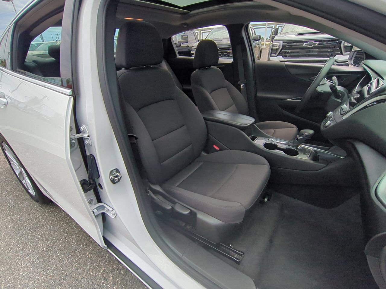 Used 2024 Chevrolet Malibu LT FWD image 27