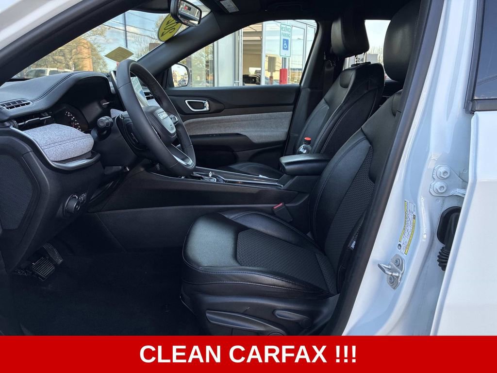 Used 2024 Jeep Compass Latitude AWD/4WD image 22