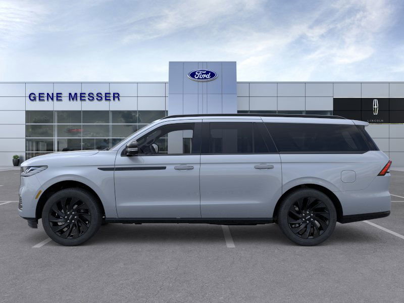 New 2026 Lincoln Navigator L Reserve w/ Jet Appearance Package image 3
