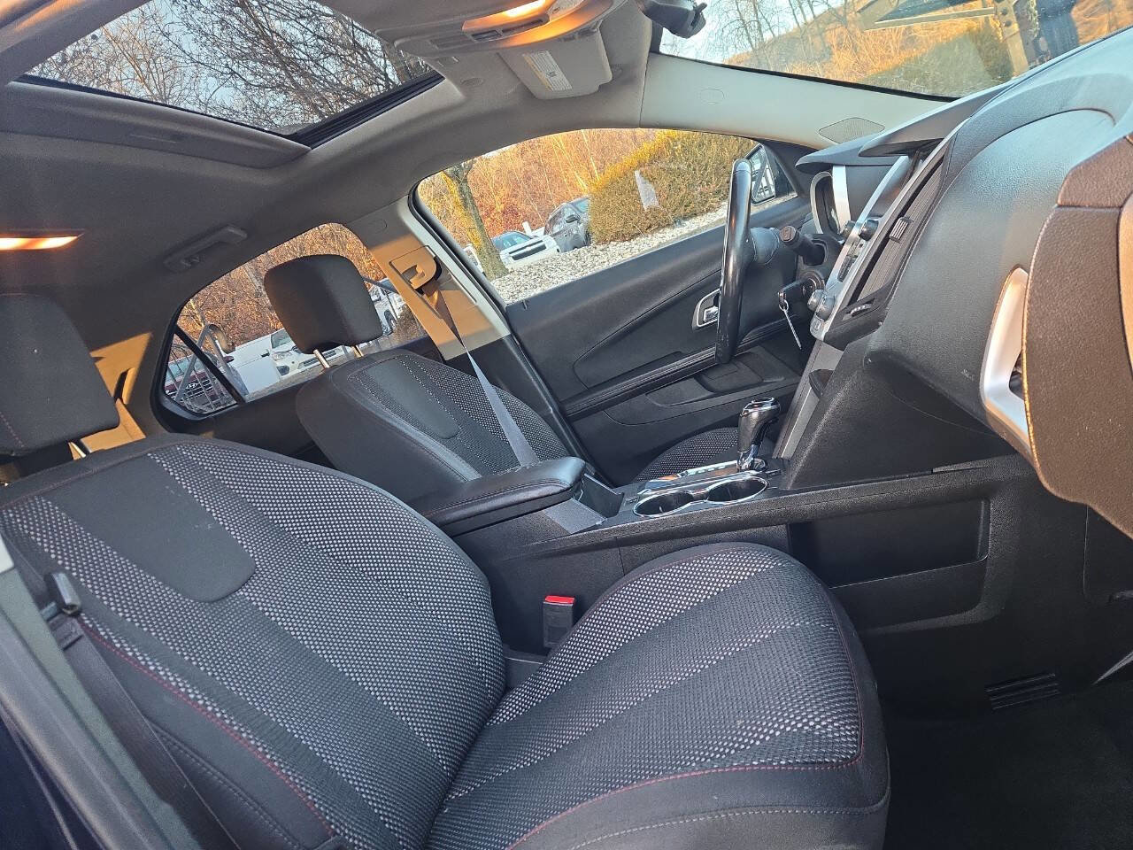 Used 2017 Chevrolet Equinox LT w/ Convenience Package image 23