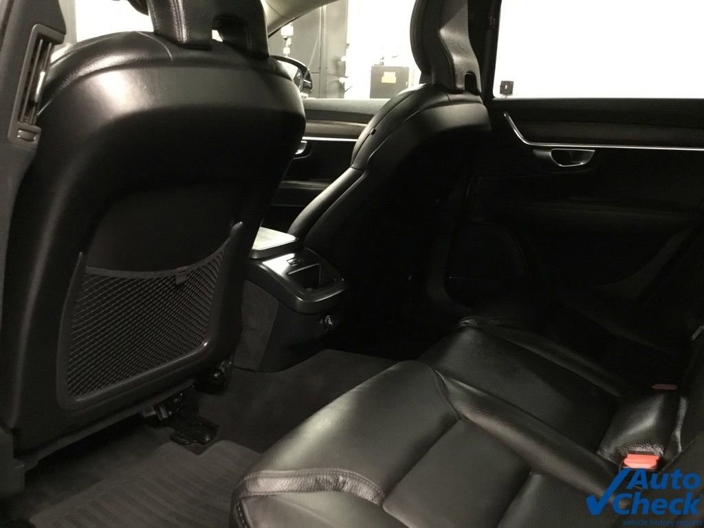 Used 2020 Volvo V90 T6 Cross Country image 28