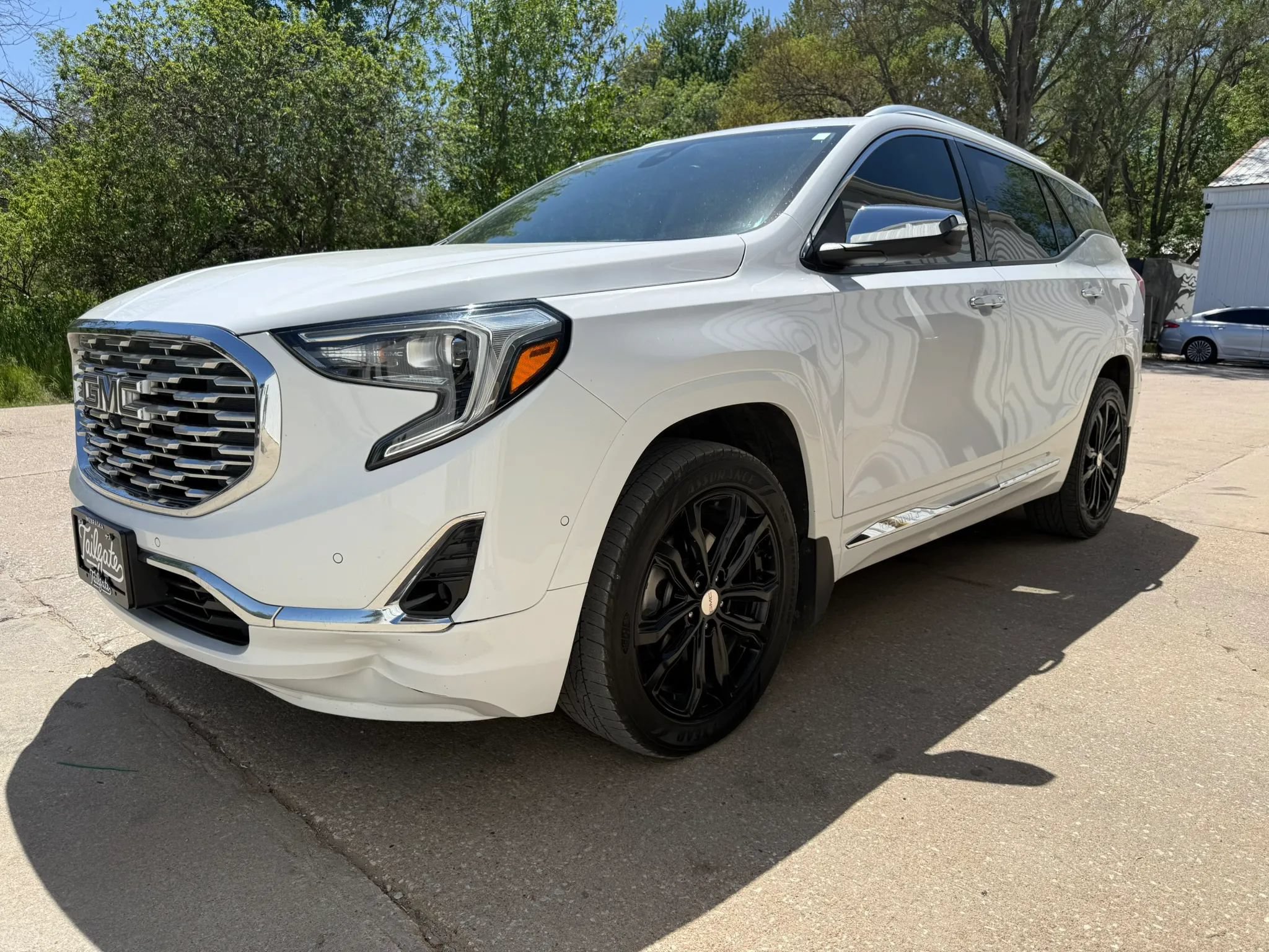 Used 2019 GMC Terrain Denali w/ Advanced Safety Package AWD/4WD image 4