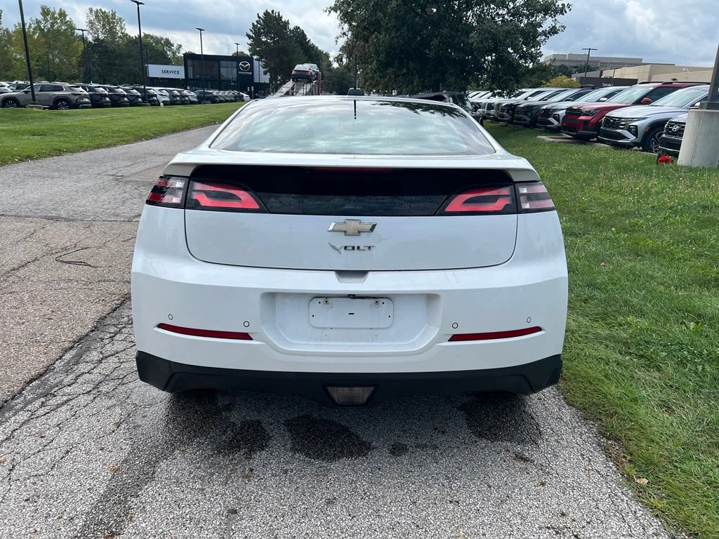 Used 2015 Chevrolet Volt Premium w/ Premium Trim Package FWD image 4