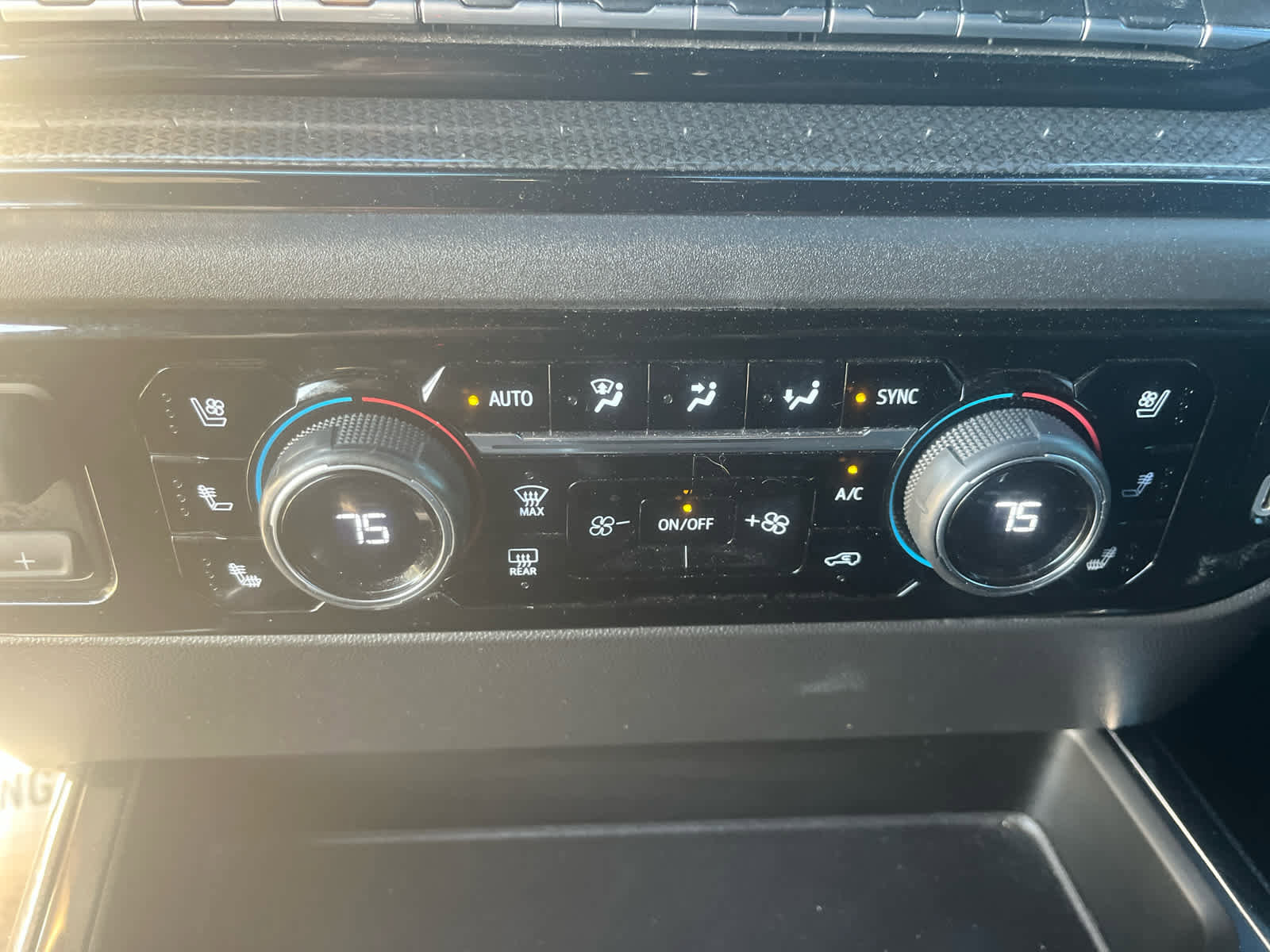 Used 2023 Chevrolet Silverado 1500 ZR2 w/ Technology Package image 21