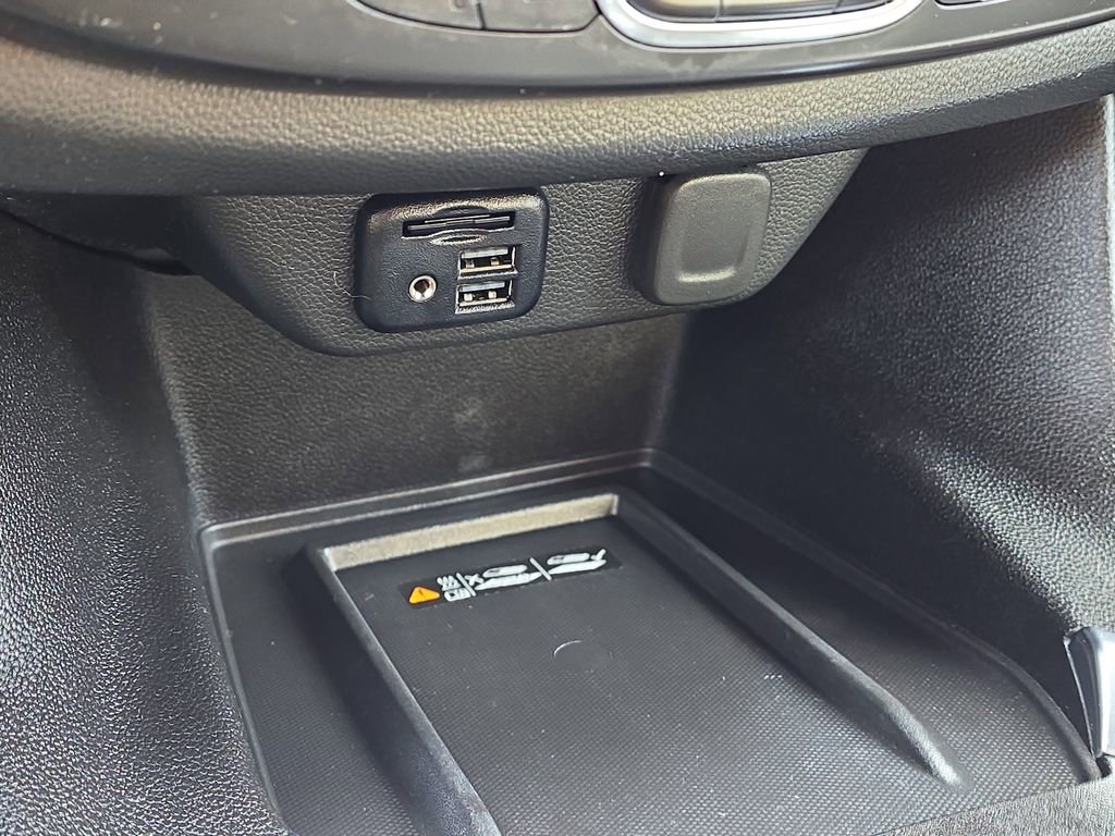 Certified 2023 Chevrolet Traverse RS w/ LPO, Floor Liner Package image 22