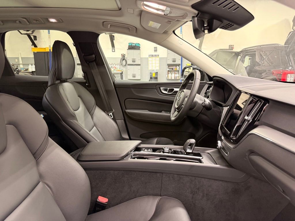 Used 2025 Volvo XC60 B5 Core w/ Climate Package image 29