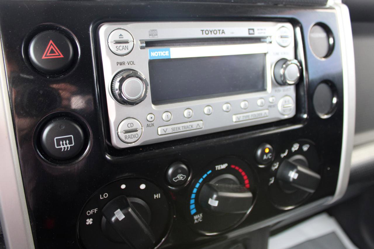 Used 2011 Toyota FJ Cruiser 4WD w/ Upgrade Pkg image 25