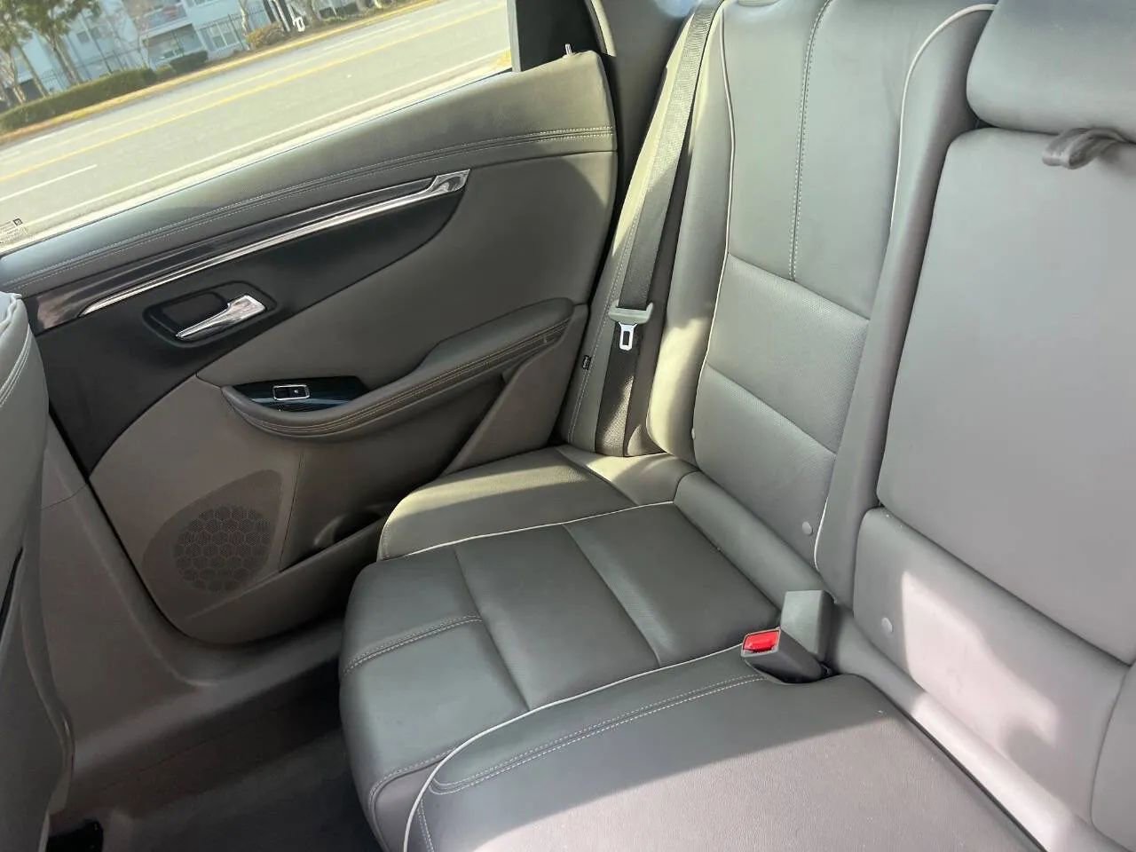 Used 2018 Chevrolet Impala Premier FWD image 27