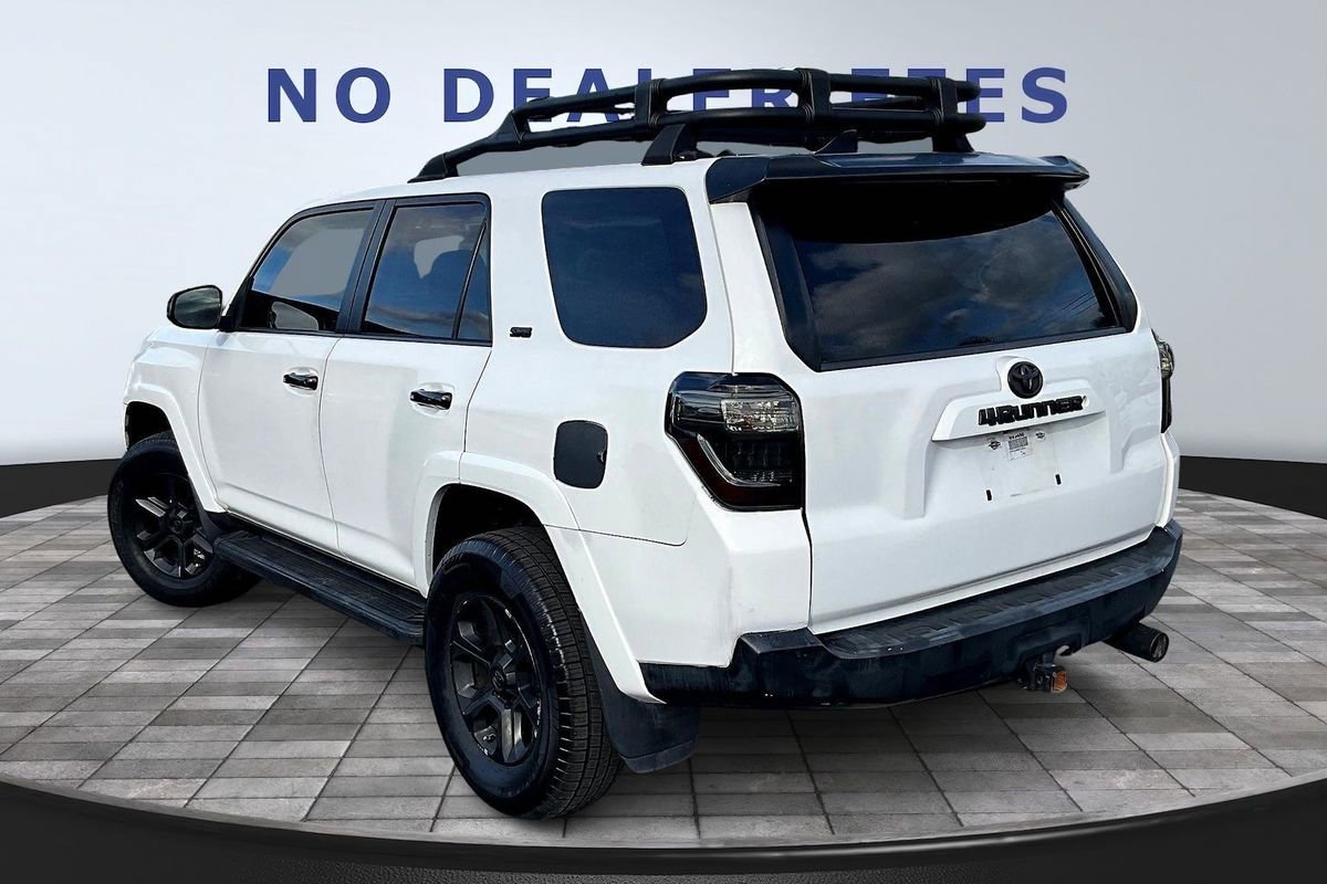 Used 2016 Toyota 4Runner SR5 image 4