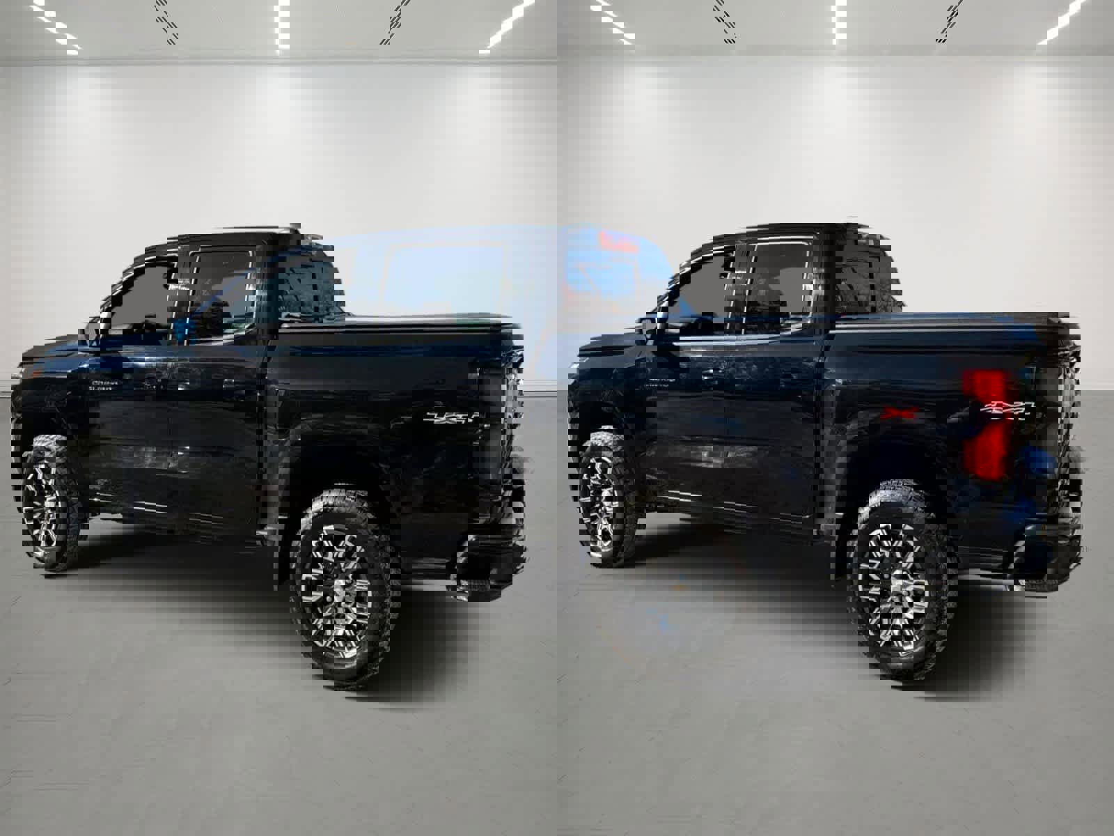 Used 2023 Chevrolet Colorado LT w/ LT Convenience Package III image 3