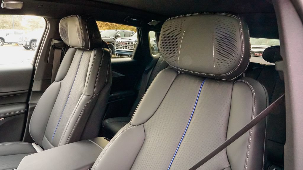 New 2027 Cadillac Lyriq Premium Sport RWD image 11