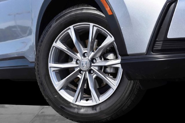 Used 2025 Honda CR-V EX image 3