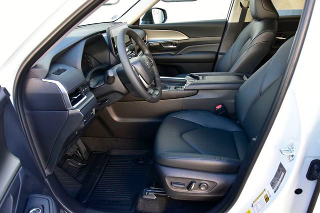 New 2026 Toyota Grand Highlander XLE image 8