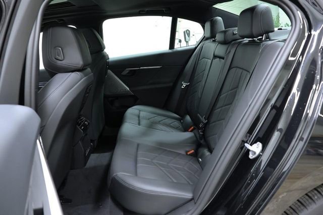 Used 2025 BMW i5 xDrive40 w/ Premium Package AWD/4WD image 23