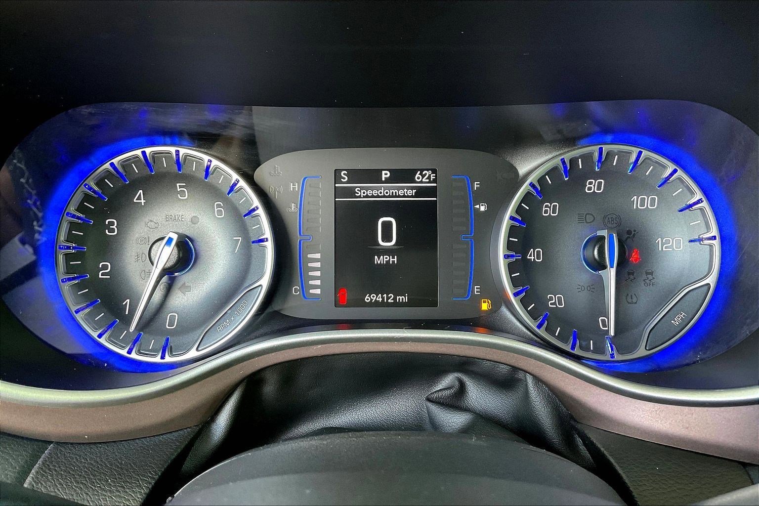 Used 2023 Chrysler Voyager LX FWD image 12