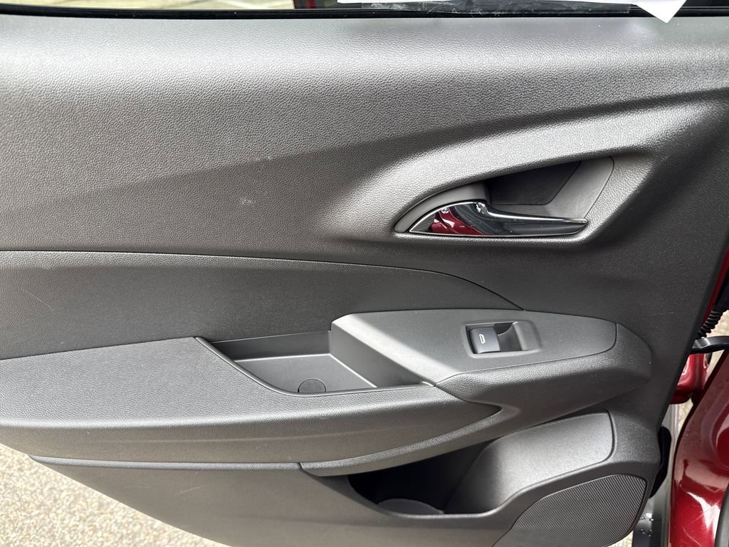 Used 2024 Chevrolet Trax LT w/ Driver Confidence Package image 31