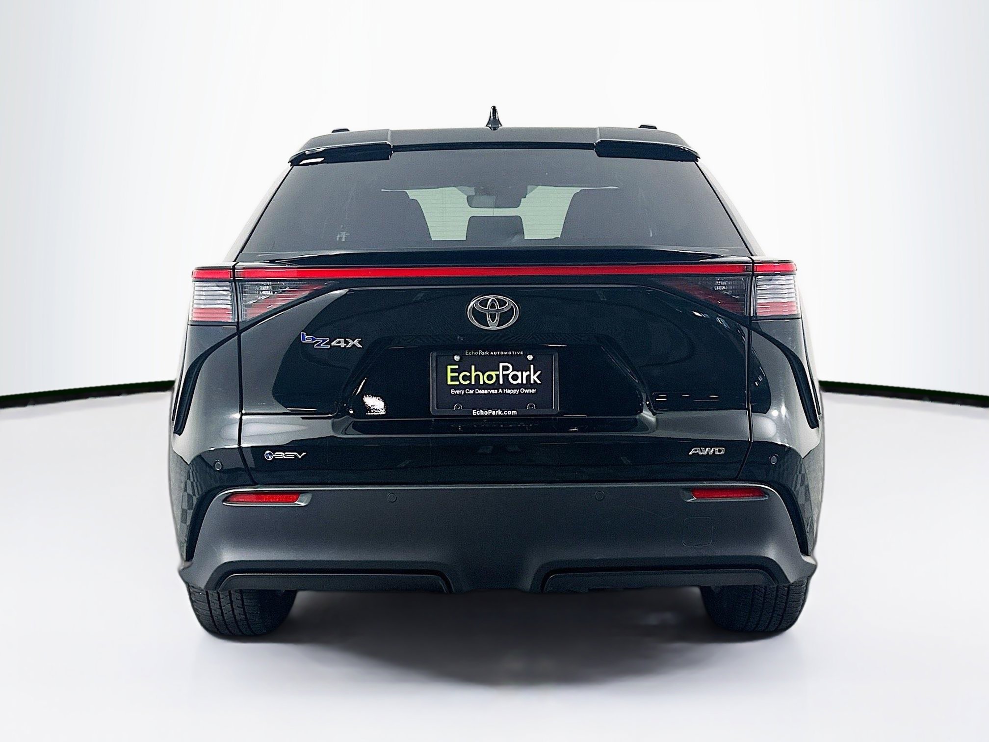 Used 2025 Toyota bZ4X AWD w/ Weather Package image 7