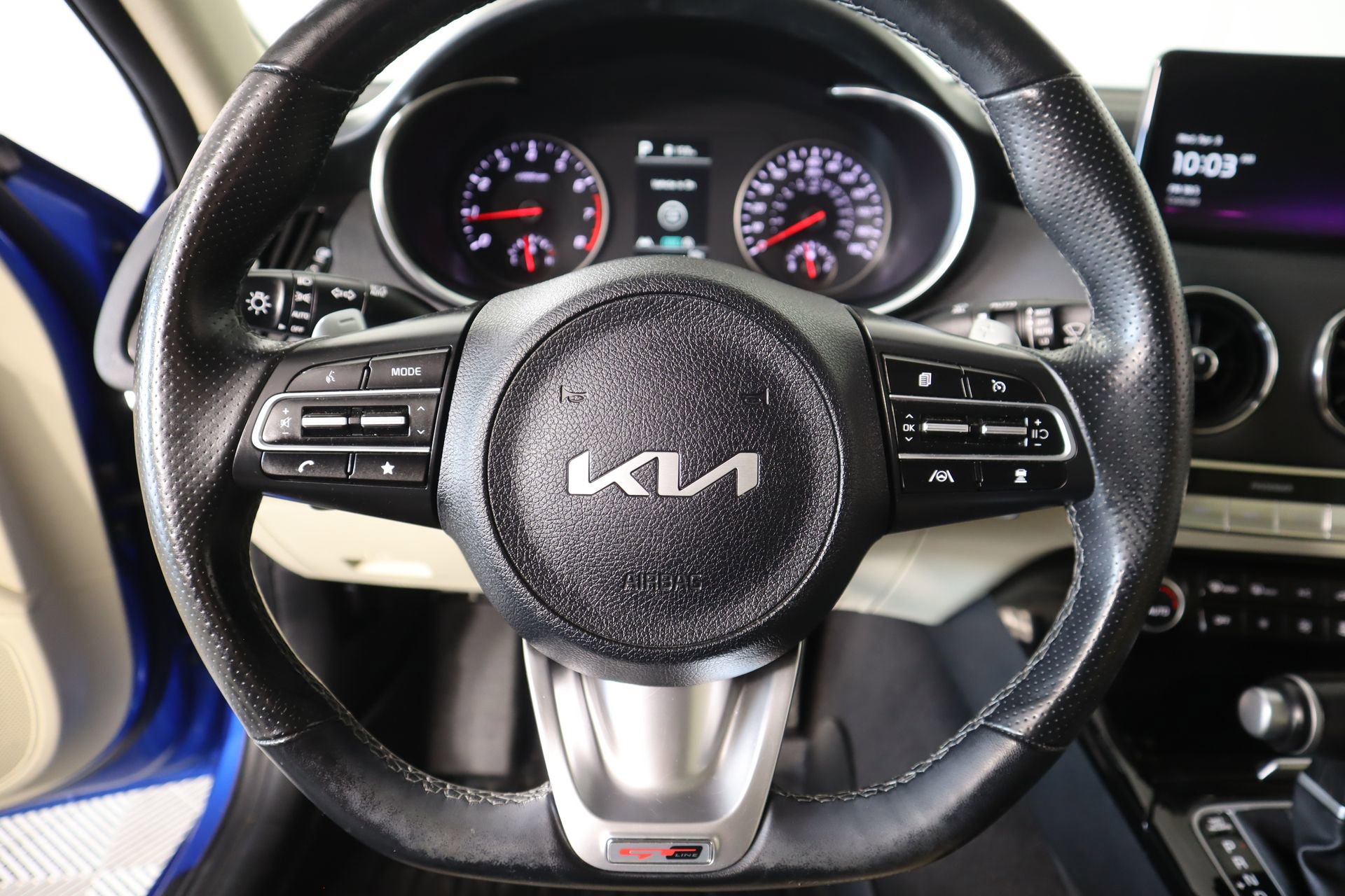 Used 2022 Kia Stinger GT-Line w/ Sun & Sound Package image 3