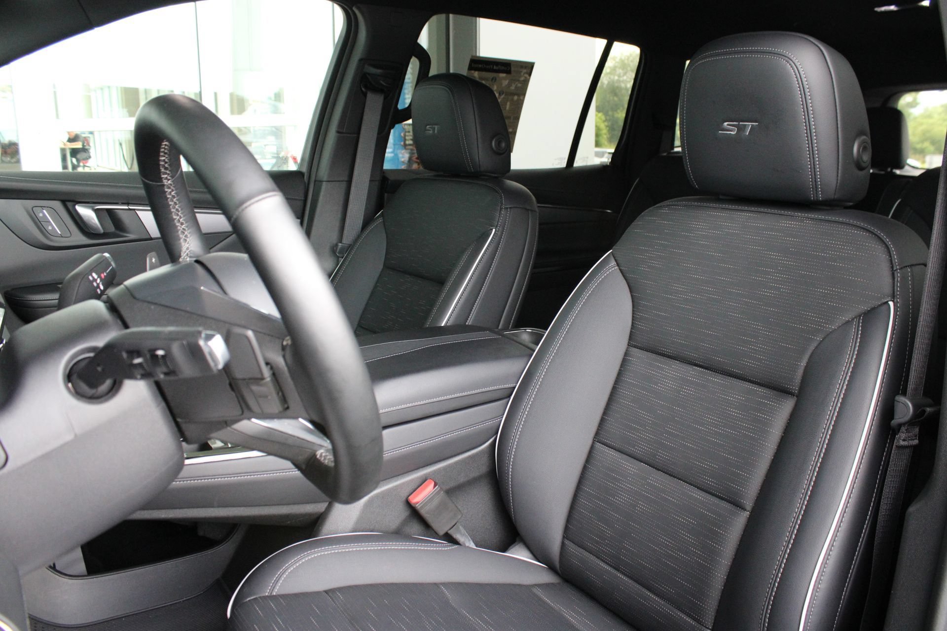 Used 2026 Buick Enclave Sport Touring AWD/4WD image 13