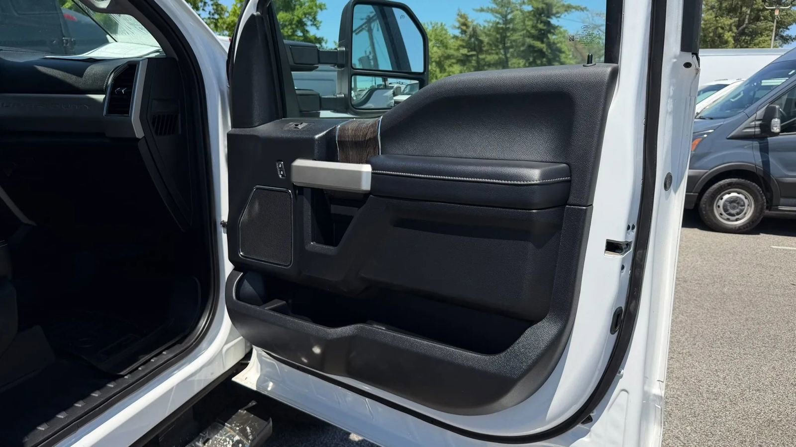 Used 2021 Ford F250 Lariat w/ Chrome Package AWD/4WD image 25