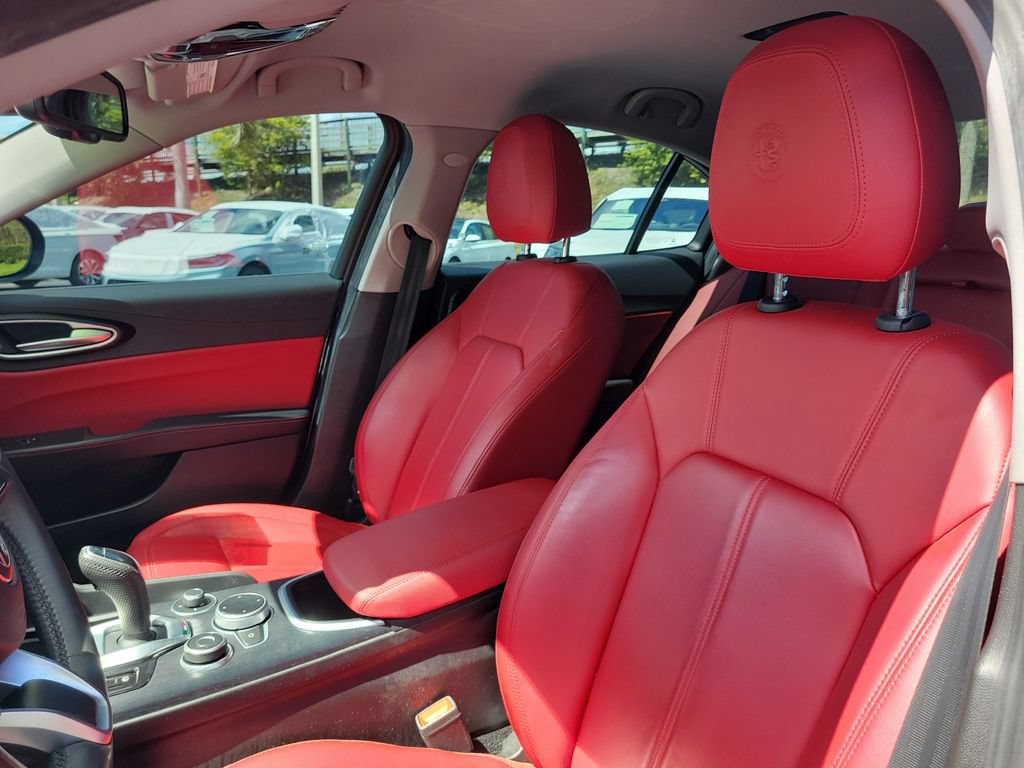 Used 2020 Alfa Romeo Giulia w/ Quick Order Package 22K Sport RWD image 20