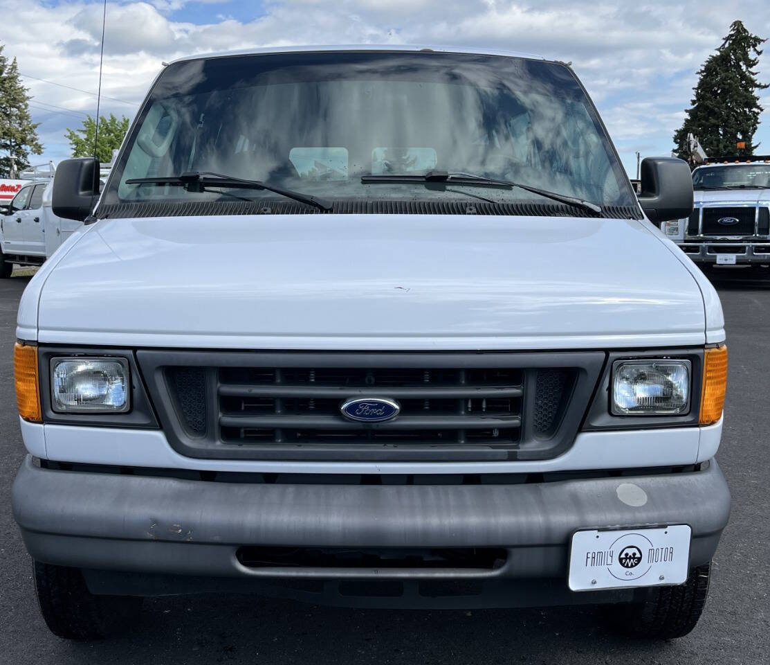 Used 2006 Ford E-350 and Econoline 350 XLT RWD image 2