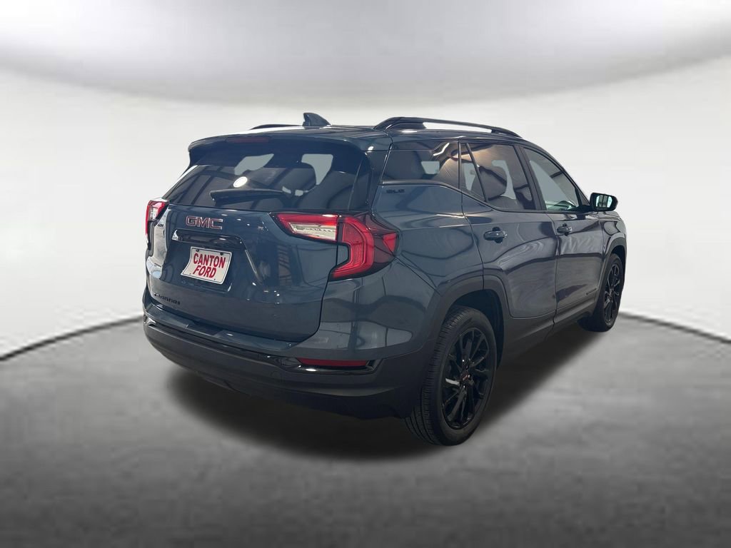 Used 2024 GMC Terrain SLE w/ Elevation Edition image 5