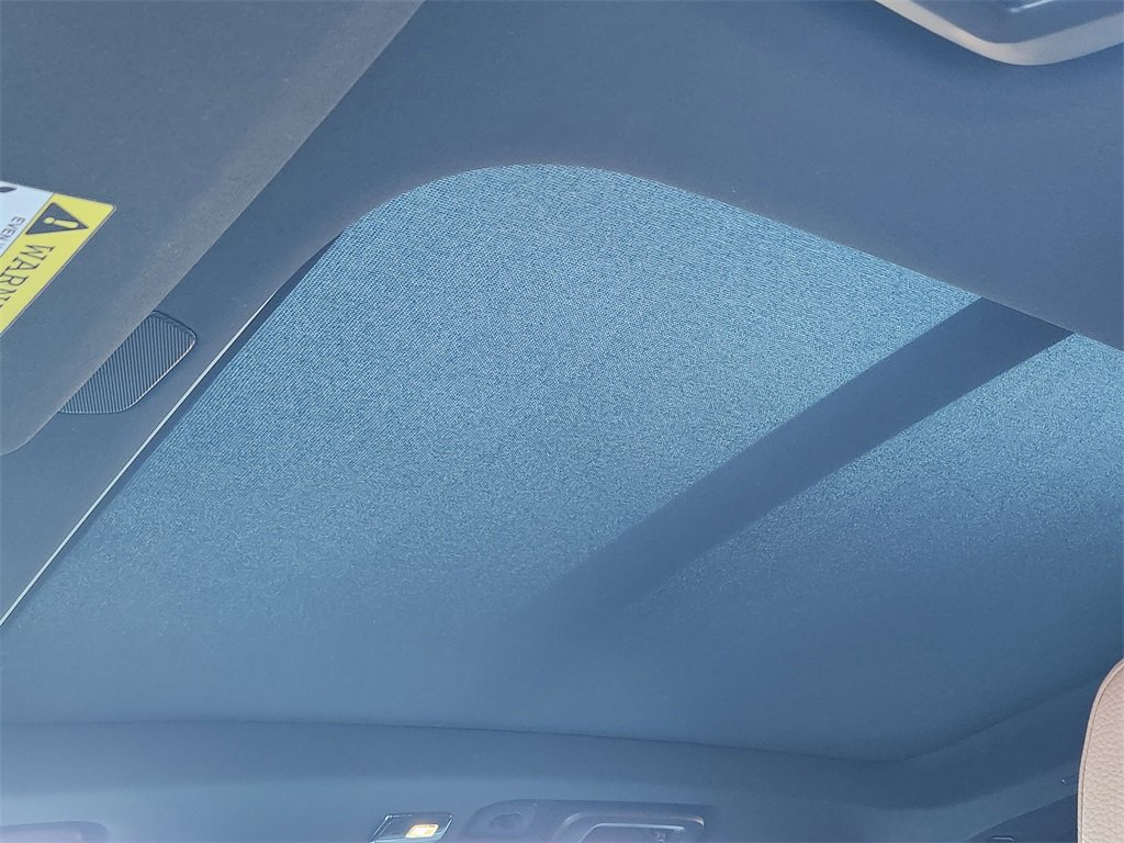 Used 2023 Volvo XC90 B5 Plus image 18