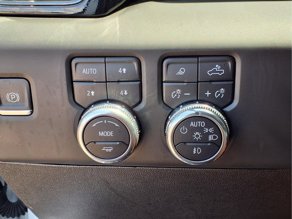 Used 2025 GMC Sierra 2500 AT4 AWD/4WD image 17